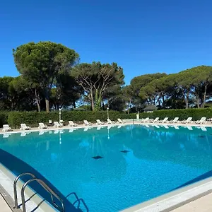 https://domaine-valescure-vue-piscine.fr-provencehotel.com